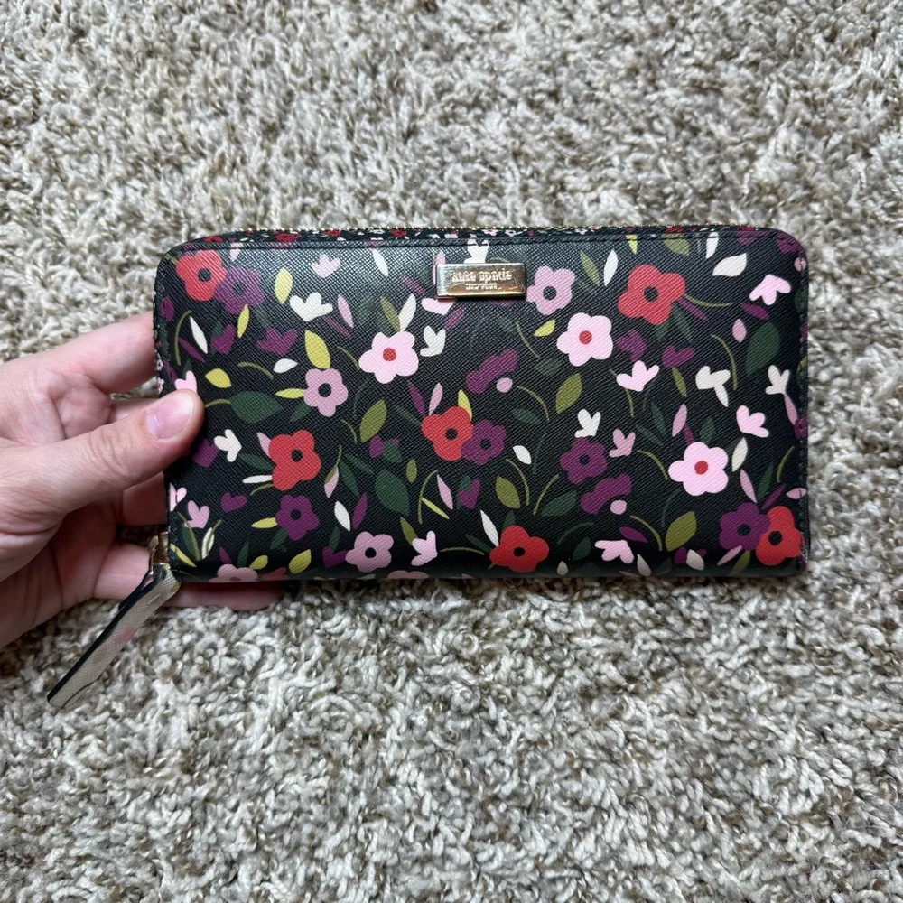 Kate Spade Cameron Street Lacey Wallet Black Floral Saffiano Leather Zip Around